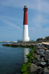 Barnegat Lighthouse The Barnegat Lighthouse is an iconic feature to the Jersey Shore and lies in the heart of the Barnegat Bay.